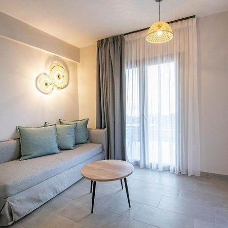 Heraclea Luxury Suites Nea Irakleia Extérieur photo