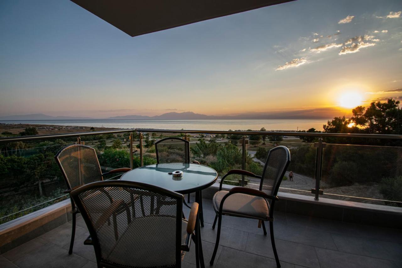 Heraclea Luxury Suites Nea Irakleia Extérieur photo