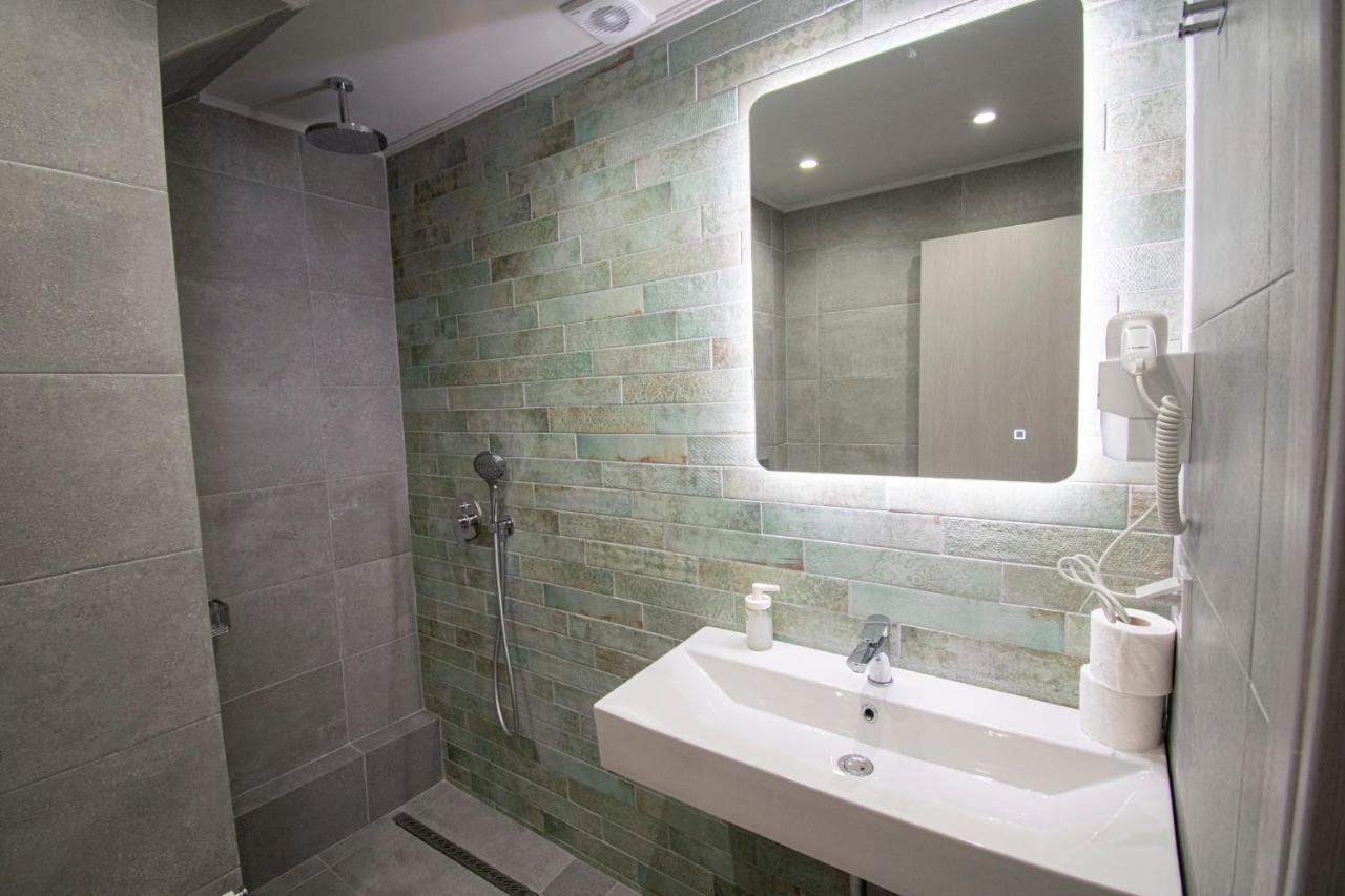 Heraclea Luxury Suites Nea Irakleia Extérieur photo