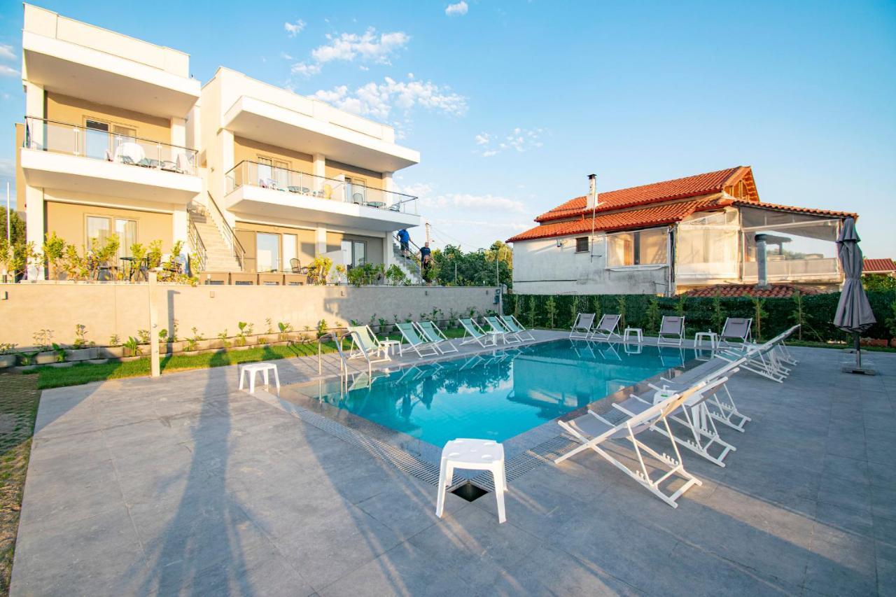 Heraclea Luxury Suites Nea Irakleia Extérieur photo