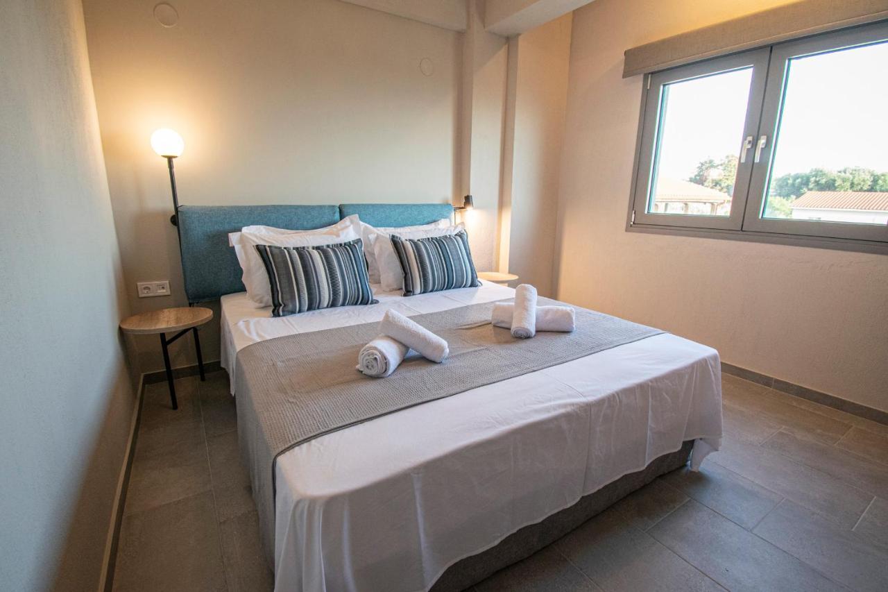 Heraclea Luxury Suites Nea Irakleia Extérieur photo
