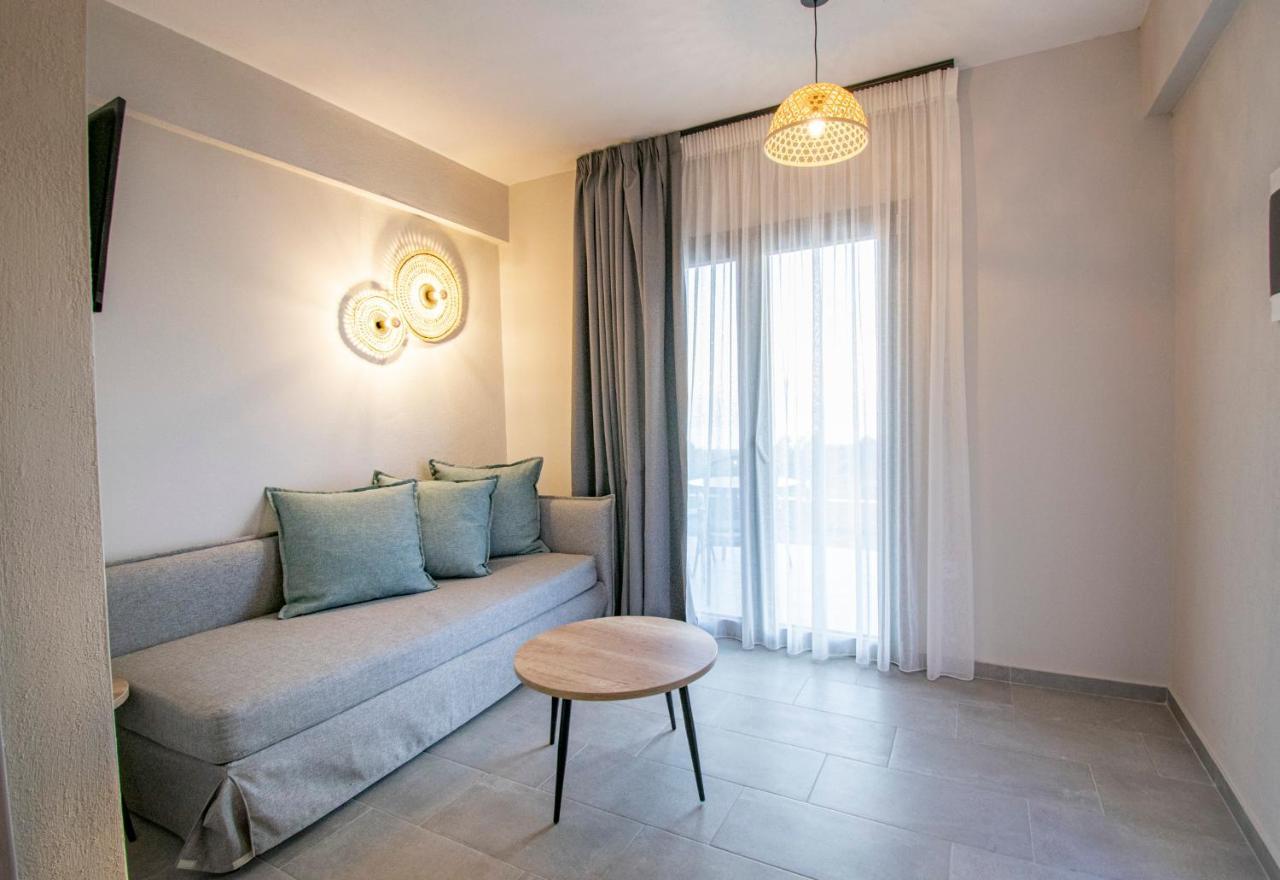 Heraclea Luxury Suites Nea Irakleia Extérieur photo