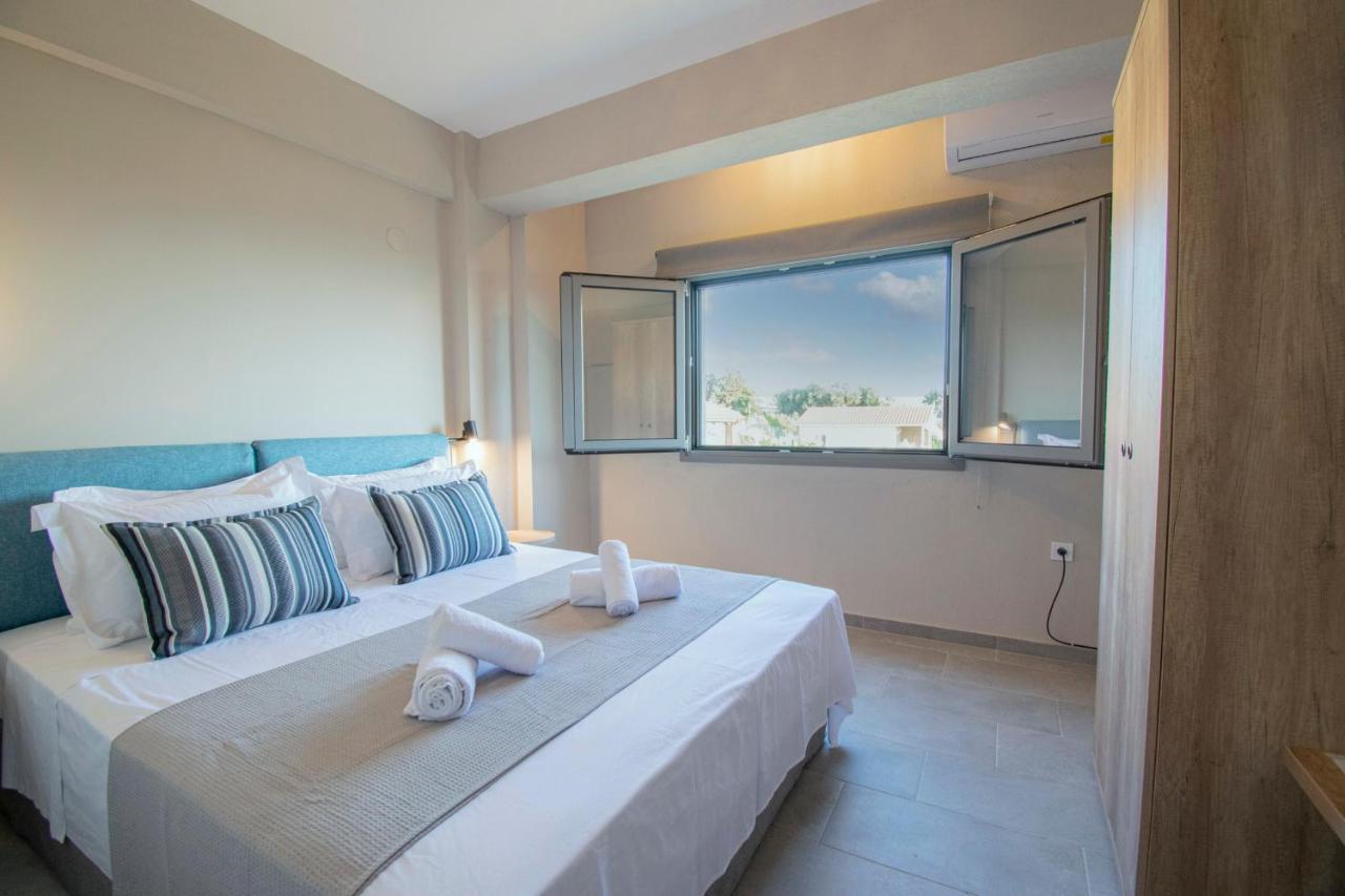 Heraclea Luxury Suites Nea Irakleia Extérieur photo
