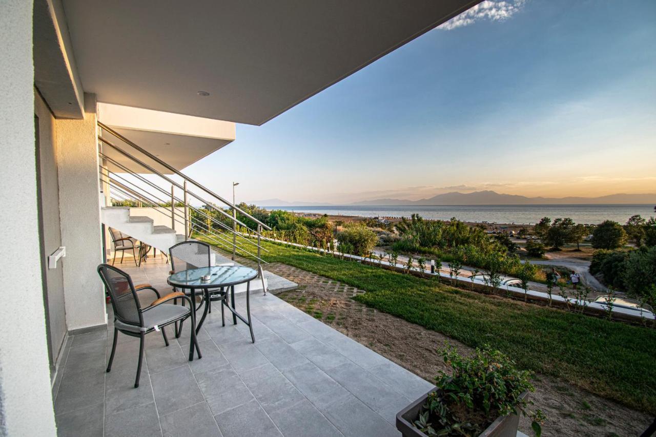 Heraclea Luxury Suites Nea Irakleia Extérieur photo