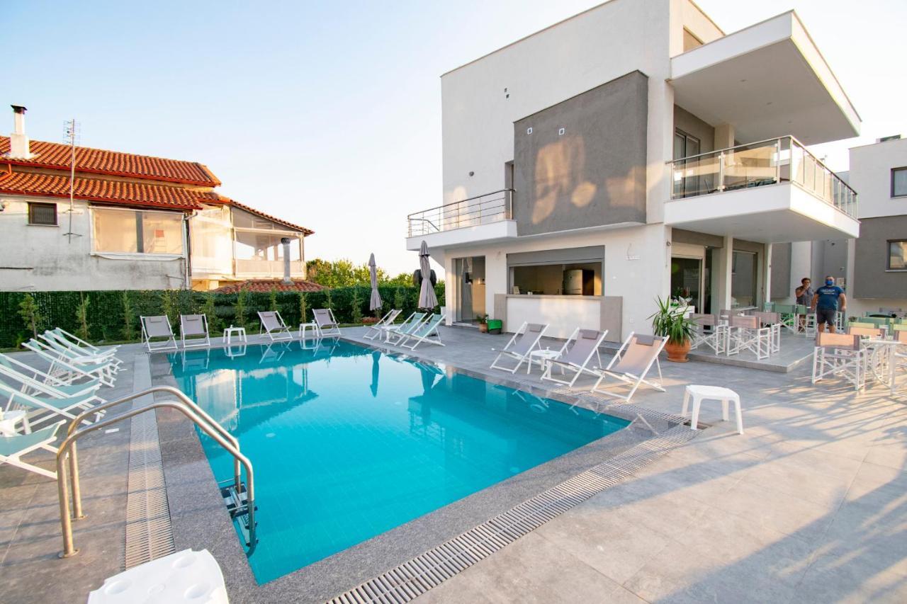 Heraclea Luxury Suites Nea Irakleia Extérieur photo