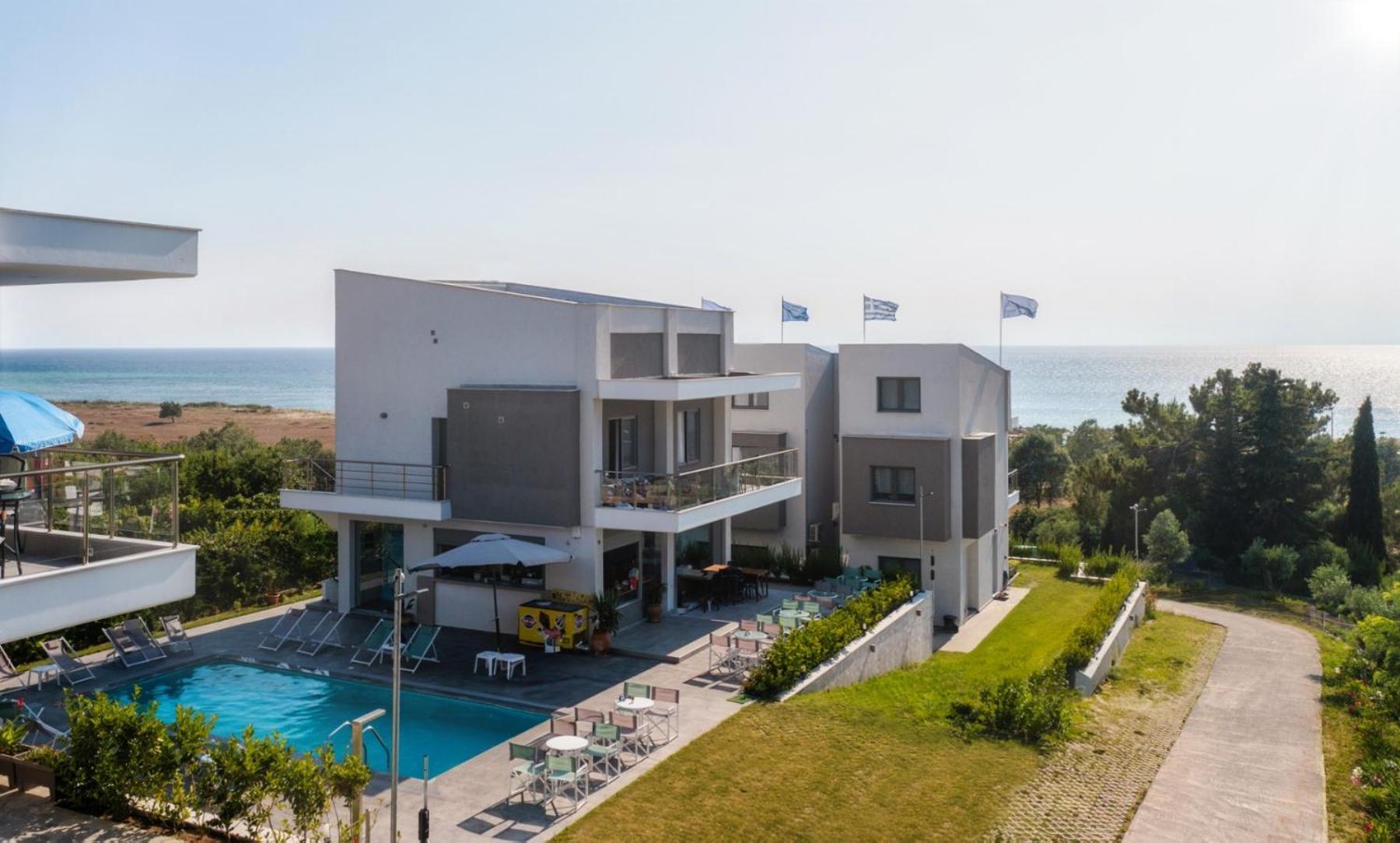 Heraclea Luxury Suites Nea Irakleia Extérieur photo